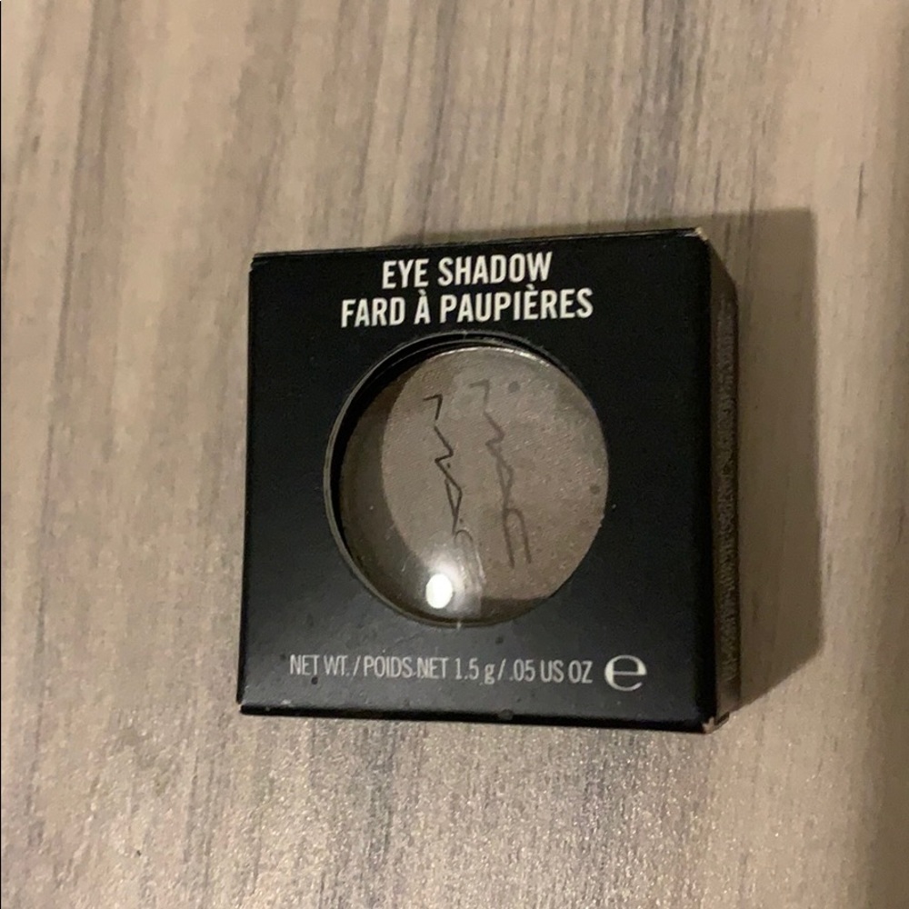 MAC cosmetics eyeshadow - Vex